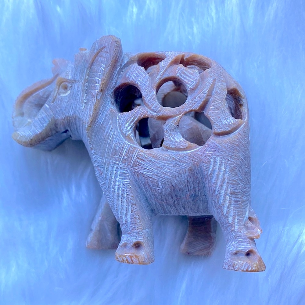 SOLD YEY !! New Elephant Mother & Baby Inside Hand Carved Soapstone Pinkish - Picture 5 of 11